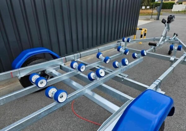 Porte‑bateau Galaxy GT16 / G2703 – 3 500 kg, 3 essieux, multi‑rouleaux